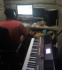 STUDIO SESSION AHEAD OF THE LONG AWAITED 